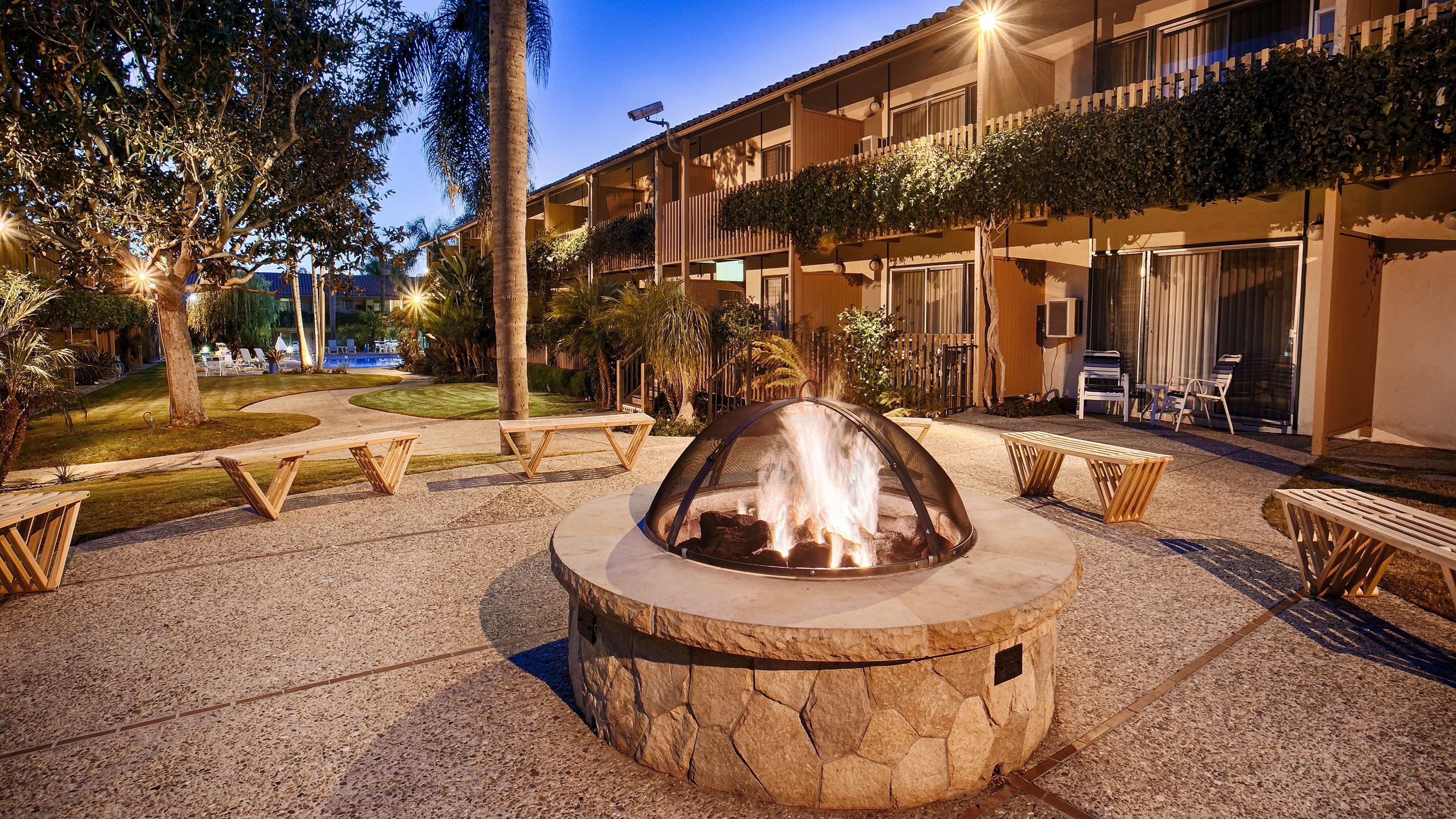 Best Western Plus Pepper Tree Inn Santa Bárbara Exterior foto