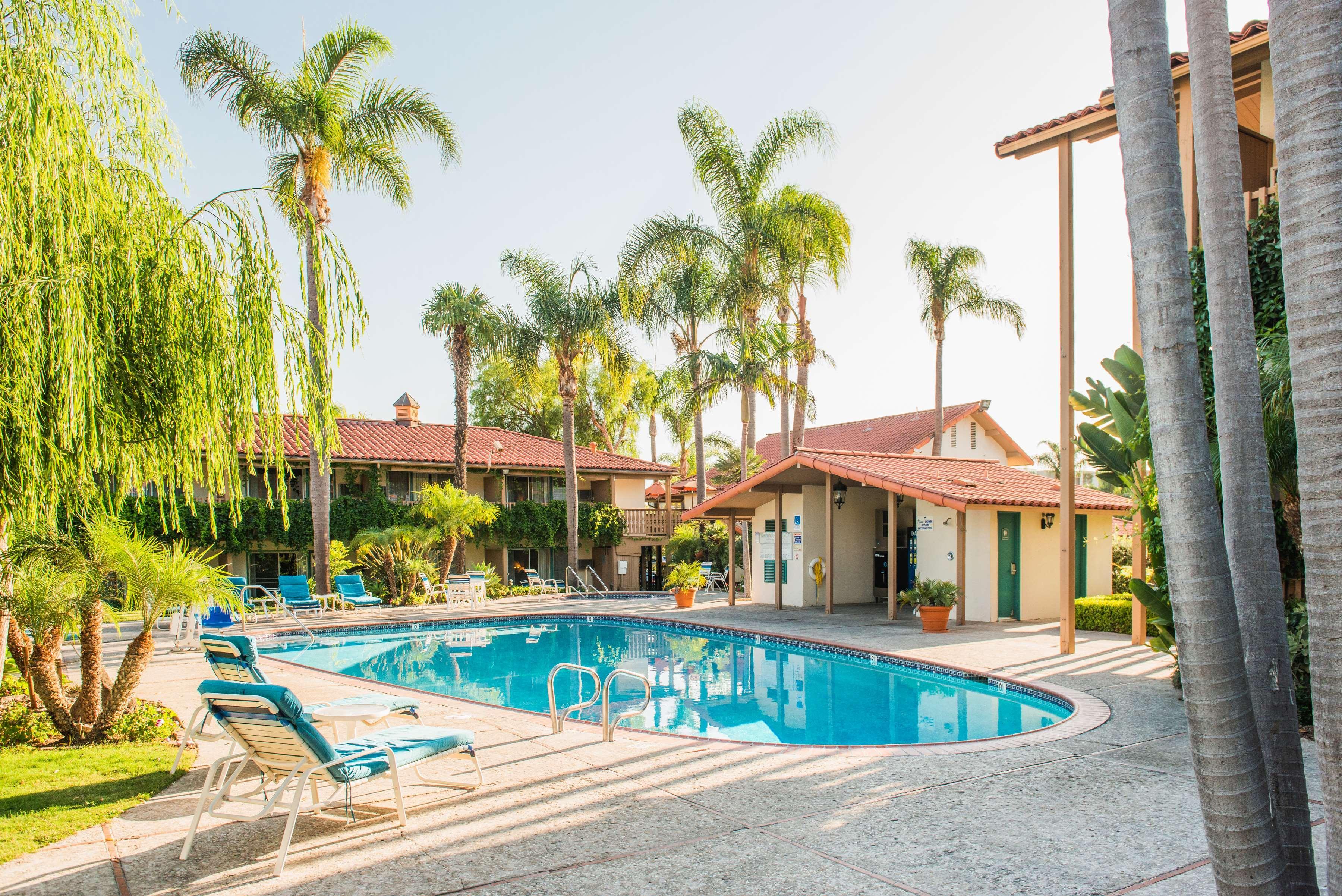 Best Western Plus Pepper Tree Inn Santa Bárbara Exterior foto
